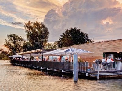 Hafenrestaurant Zug: Lakeside Dining with Breathtaking Views